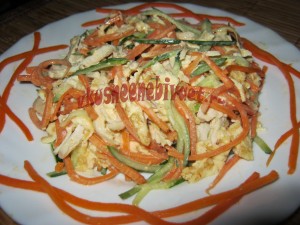 Салат с корейской морковкой и курицей